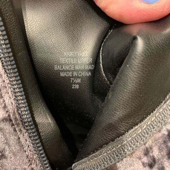Kendall & Kylie Velvet Gray Studded Heel Ankle Boot Zip Women’s 7-1/2M EUC - Picture 9 of 13